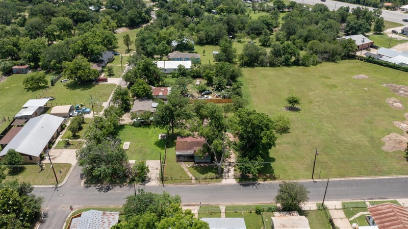503 W Alamo ST, Elgin, TX 78621