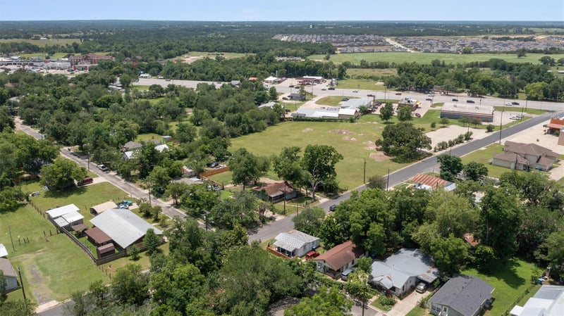 503 W Alamo ST, Elgin, TX 78621