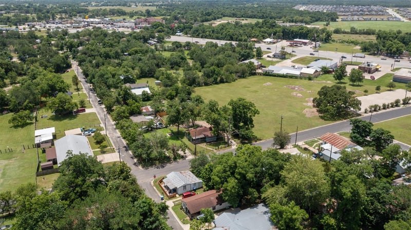 503 W Alamo ST, Elgin, TX 78621