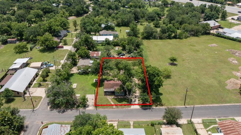 503 W Alamo ST, Elgin, TX 78621