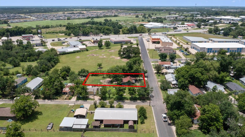 503 W Alamo ST, Elgin, TX 78621