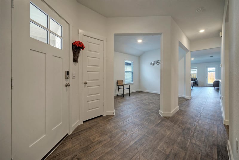 305 Elm Creek DR, Hutto, TX 78634