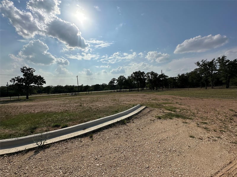10096 Us Highway 183 Hw, Lockhart, TX 78644