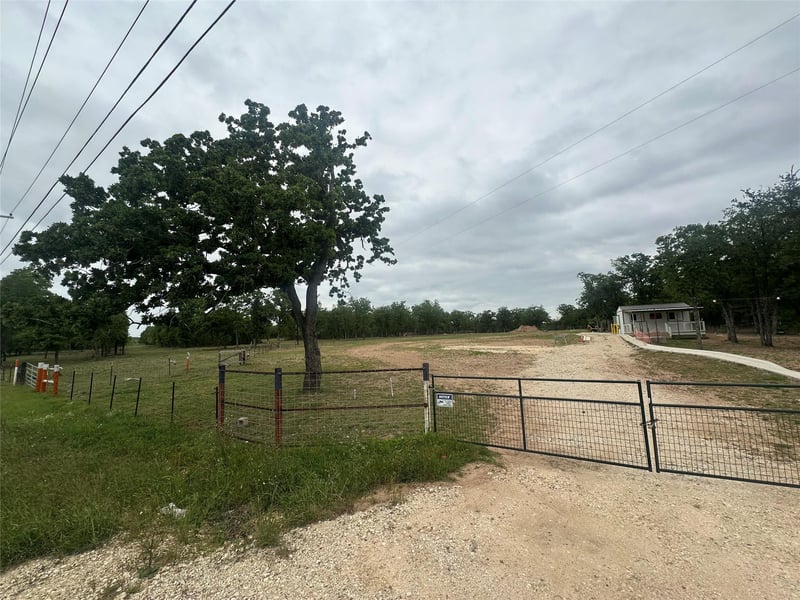 10096 Us Highway 183 Hw, Lockhart, TX 78644
