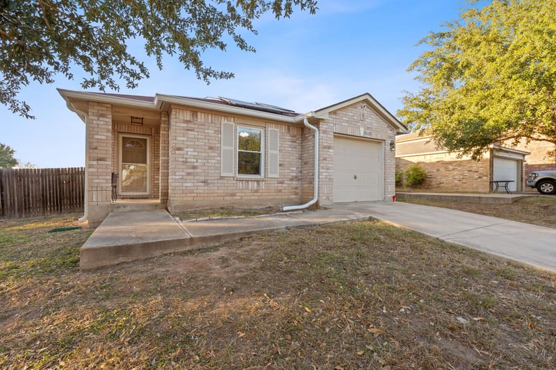 5628 Sunday Silence DR, Del Valle, TX 78617