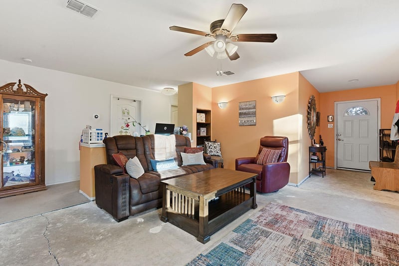 5628 Sunday Silence DR, Del Valle, TX 78617