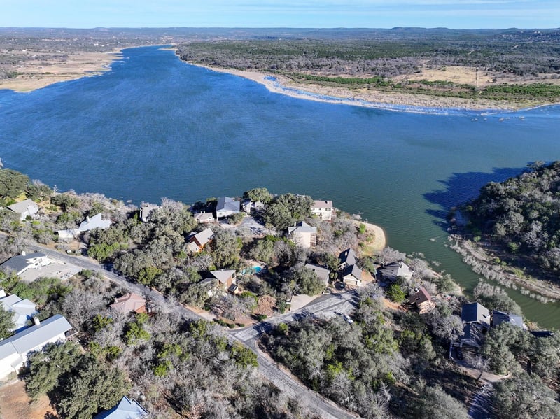 102 Coventry Coventry RD, Spicewood, TX 78669