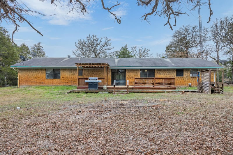 150 Turner LN, Paige, TX 78659