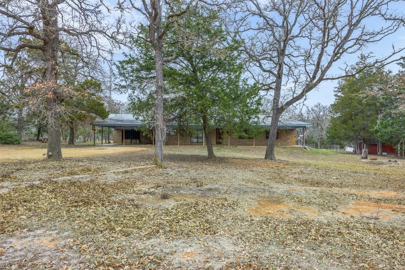 150 Turner LN, Paige, TX 78659