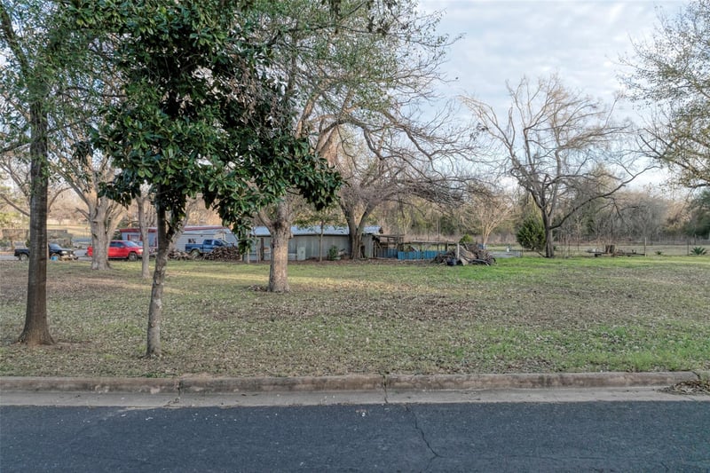 Lot 2 Alamo ST, Elgin, TX 78621