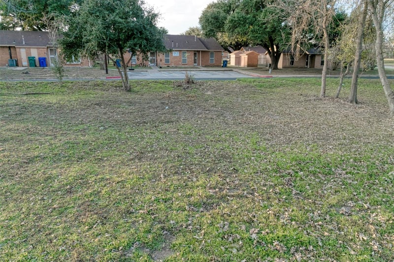 Lot 3 Alamo ST, Elgin, TX 78621