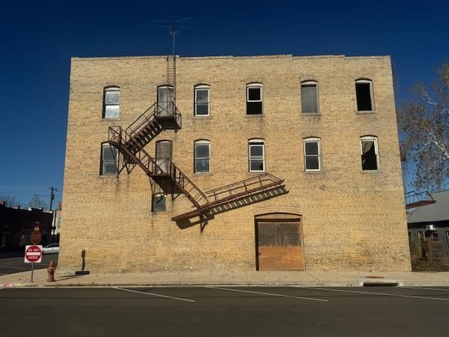 111 NE 2nd ST NE, Smithville, TX 78957