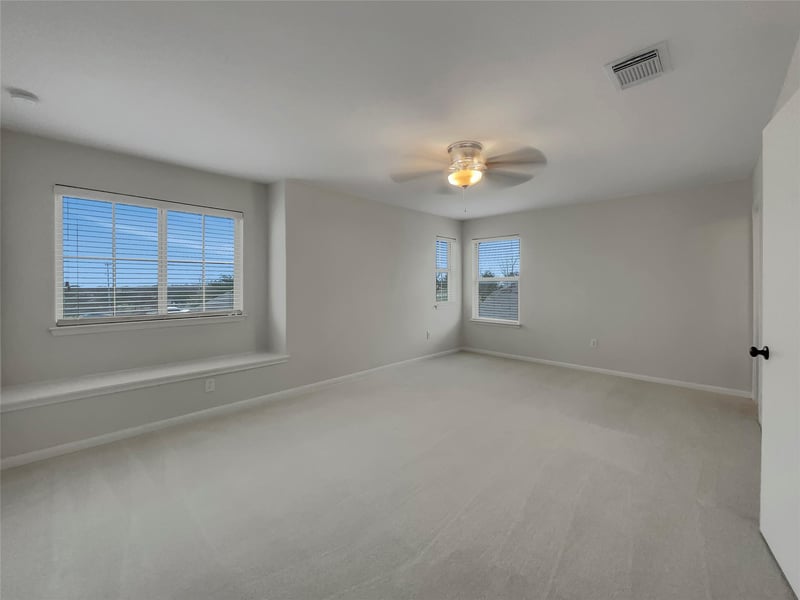 717 Twisted Oaks LN, Buda, TX 78610
