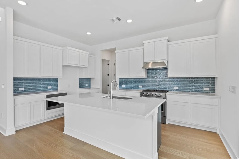 112 Pennybacker LN, Lakeway, TX 78738
