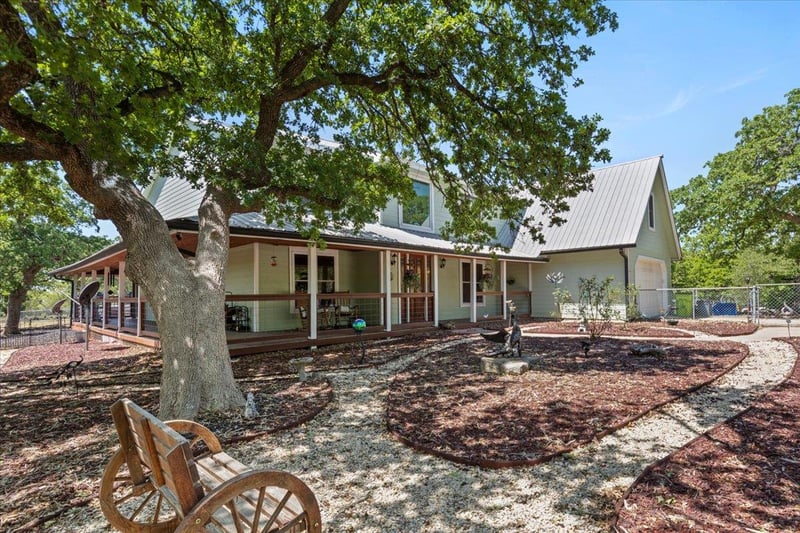 550 League Line RD, Smithville, TX 78957