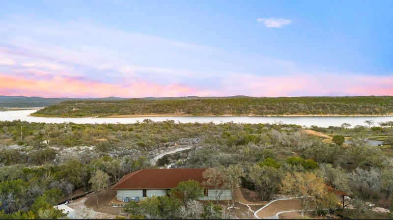 105 Daybreak Ln, Spicewood, TX 78669