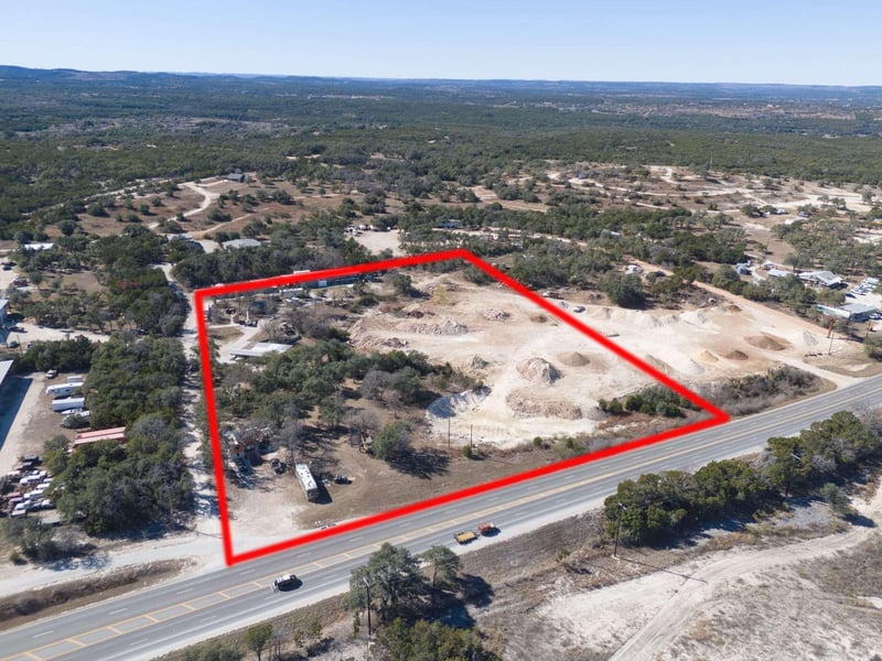 196 Southern DR, Johnson City, TX 78636