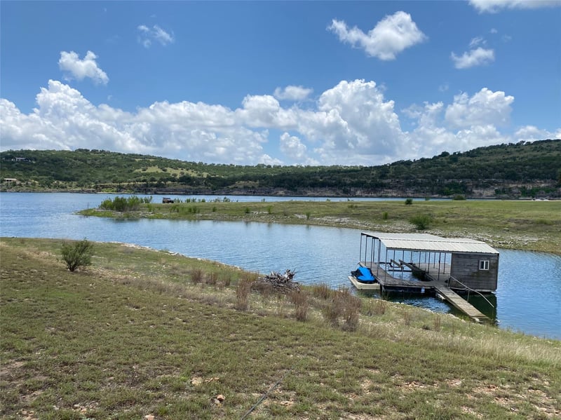 1300 Gold LN, Lago Vista, TX 78645