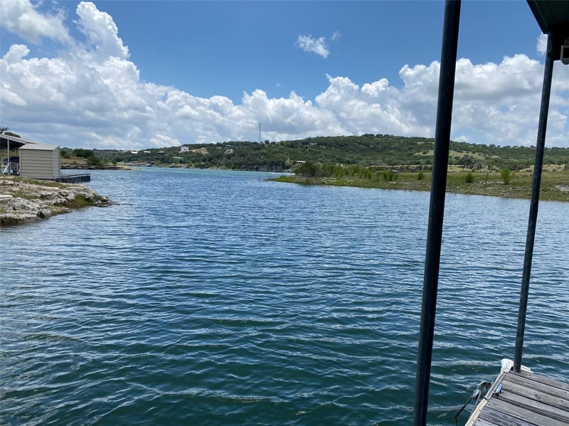 1300 Gold LN, Lago Vista, TX 78645
