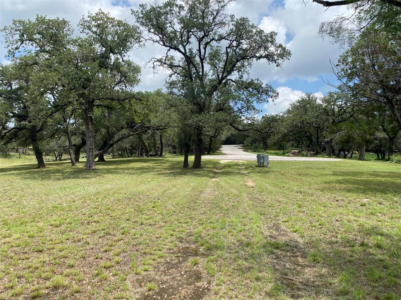 1300 Gold LN, Lago Vista, TX 78645