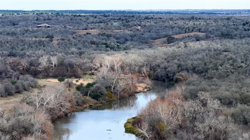 256 Greasy Bend RD, Smithville, TX 78957