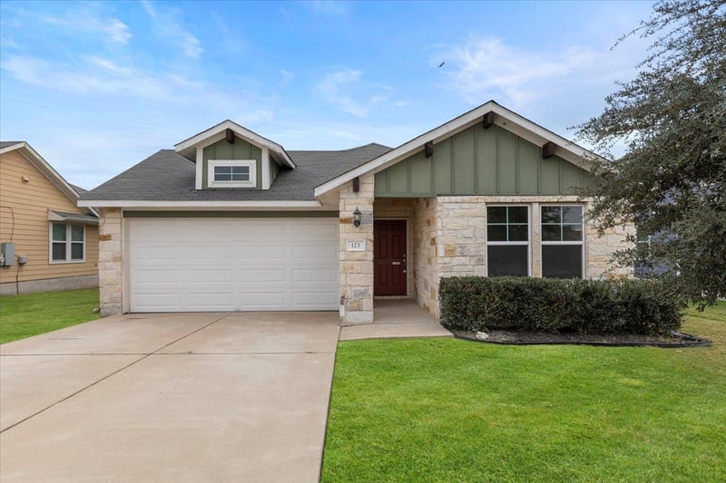 123 Saranac DR, Elgin, TX 78621