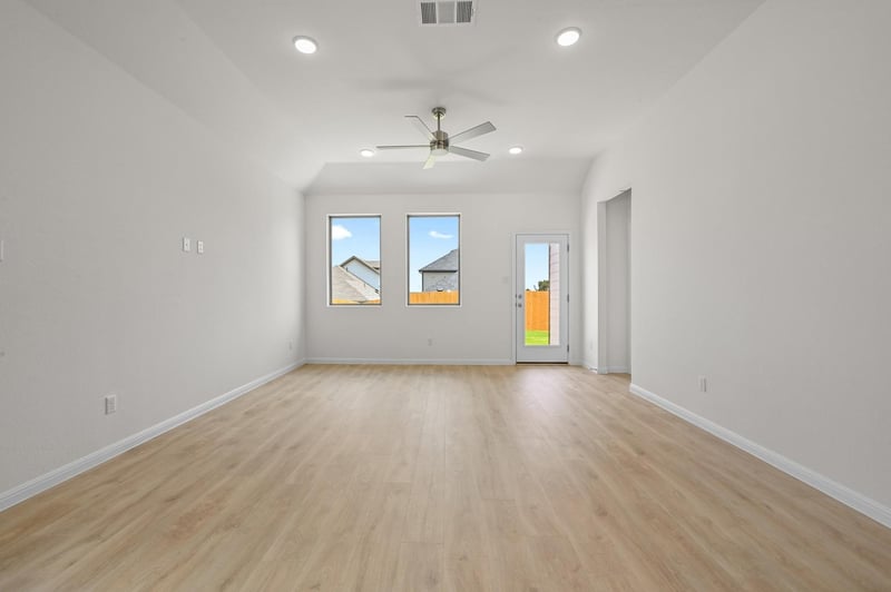 444 Lucky Ave, Elgin, TX 78621