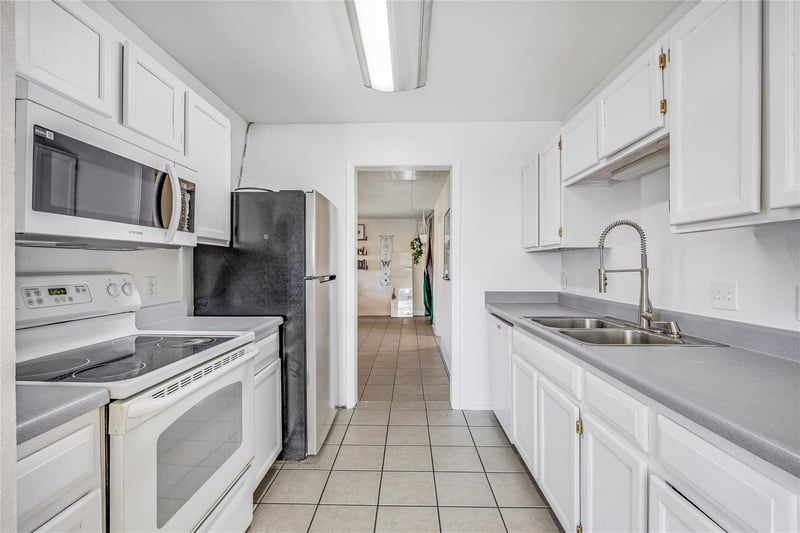 618 Bentwood DR, Leander, TX 78641