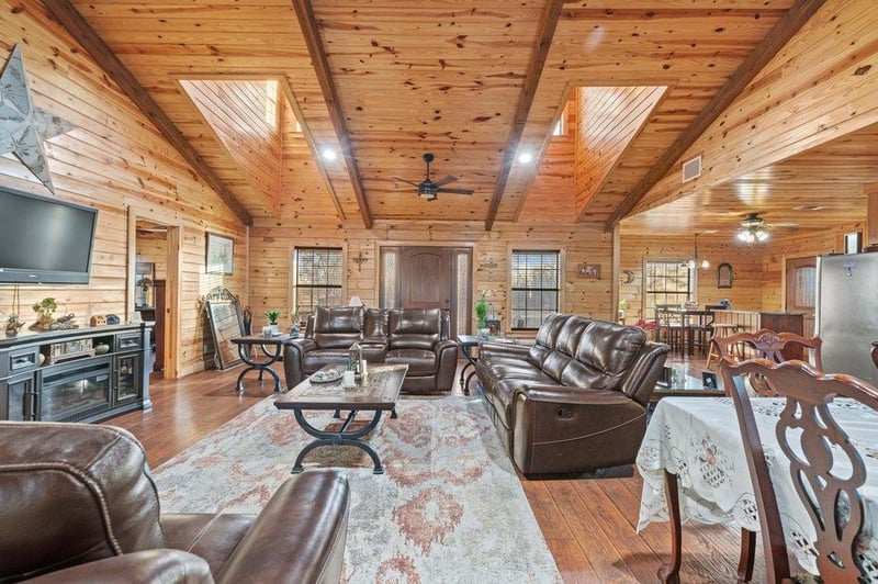 1843 Fm 969 , Elgin, TX 78621