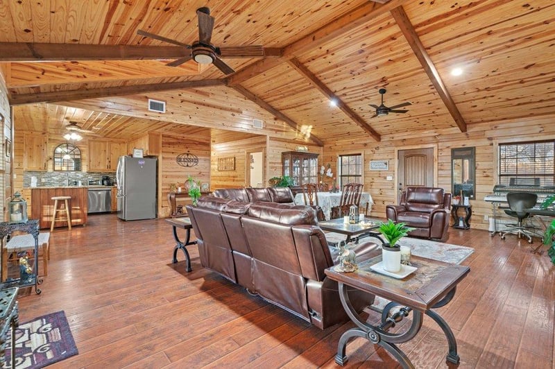 1843 Fm 969 , Elgin, TX 78621