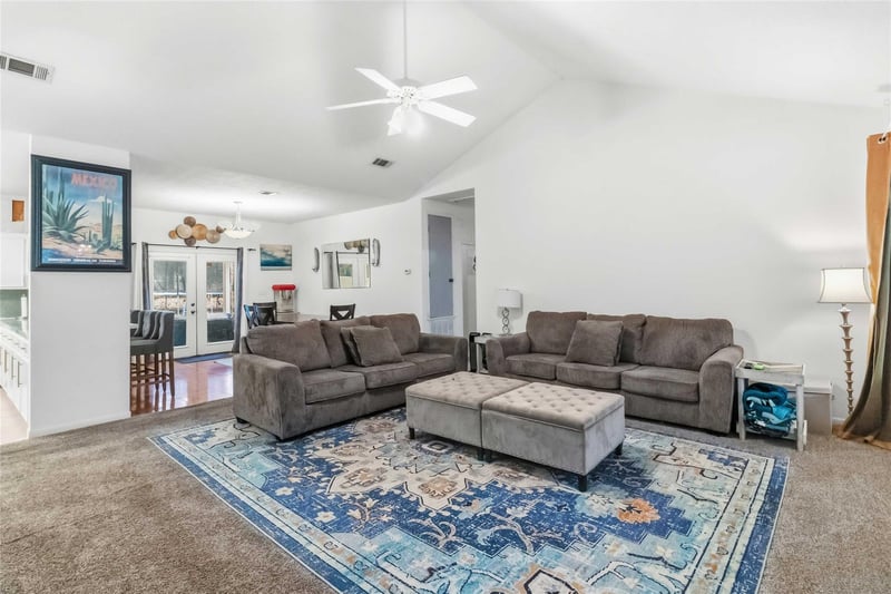581 Highway 95 Hw, Elgin, TX 78621