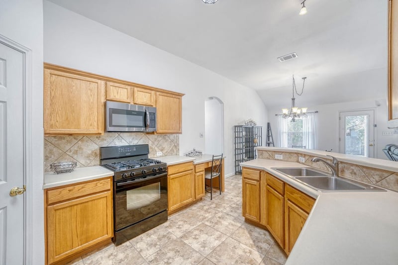 218 Desert Highlands TRL, Round Rock, TX 78665