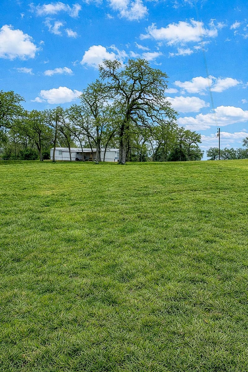 7031 Red Rock RD, Franklin, TX 77856