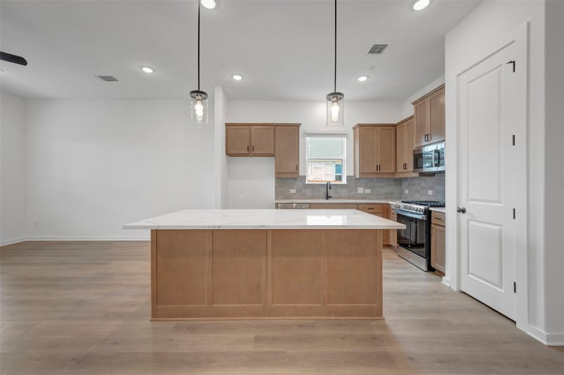 174 Norway Spruce ST, Dripping Springs, TX 78620