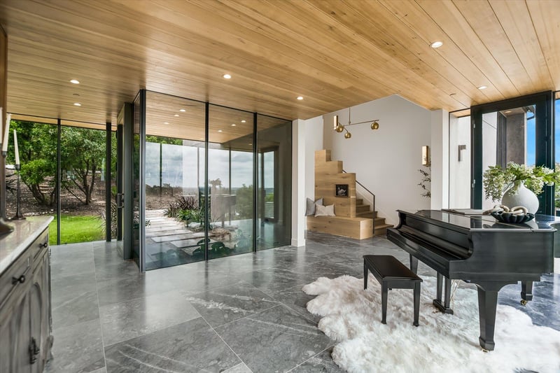 2405 Deer Ps, Austin, TX 78746