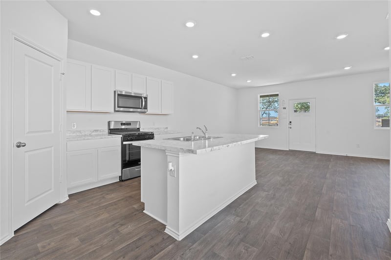 210 Constanza TRL, Bastrop, TX 78602