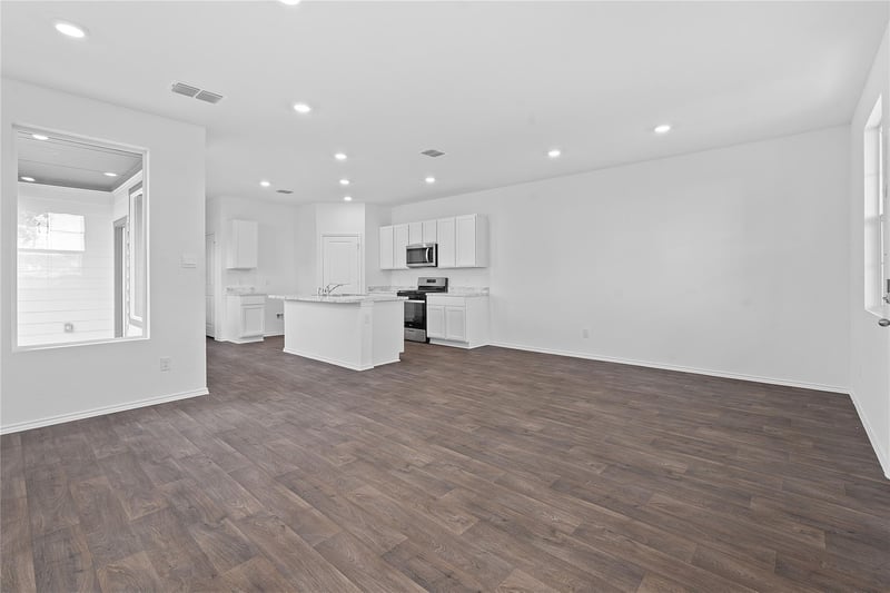210 Constanza TRL, Bastrop, TX 78602