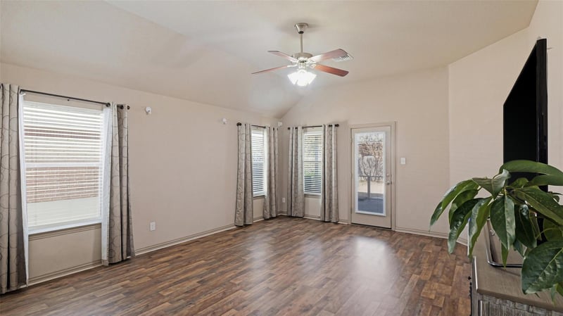 102 Pasture CV, Hutto, TX 78634