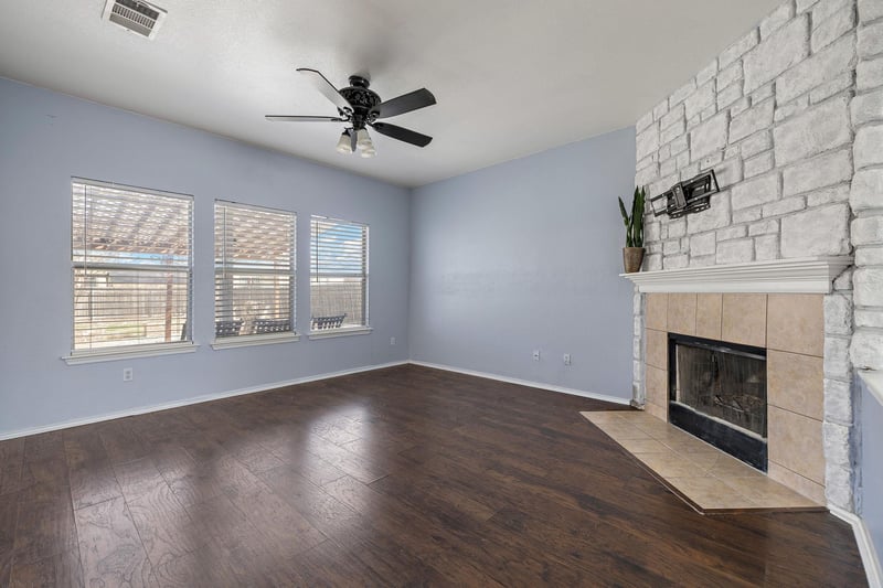 114 Almquist ST, Hutto, TX 78634