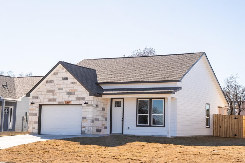 313 String Prairie Way, Smithville, TX 78957