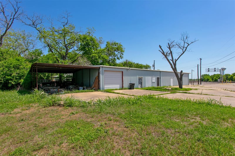 912 Alligator ST, Caldwell, TX 77836