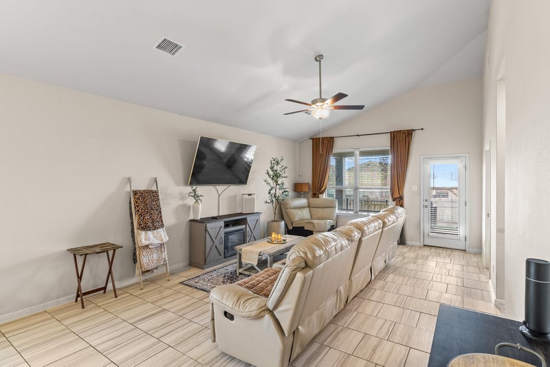 276 Finstown ST, Hutto, TX 78634