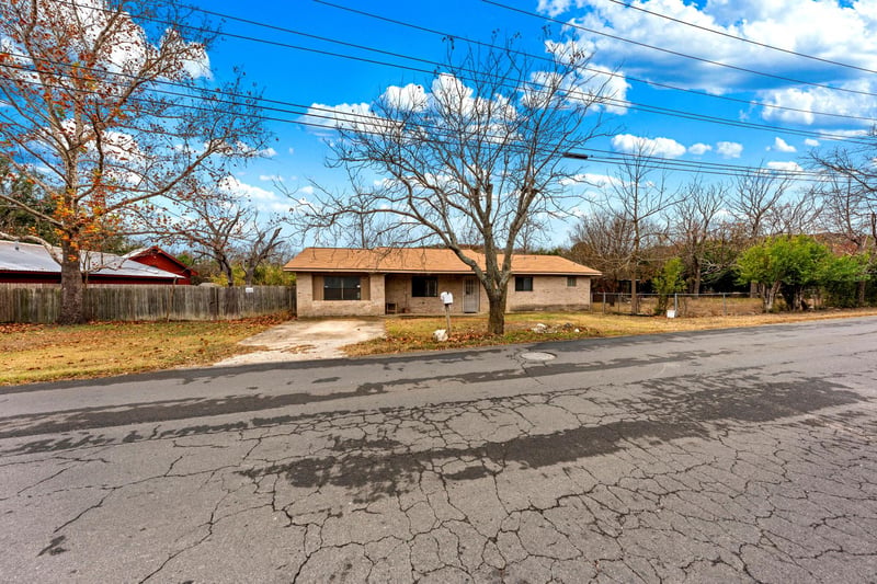311 Leslie DR, Kerrville, TX 78028