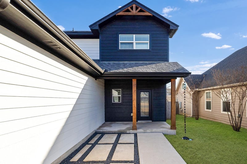 609A 7th ST, Taylor, TX 76574