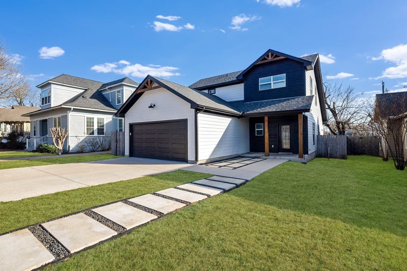 609A 7th ST, Taylor, TX 76574