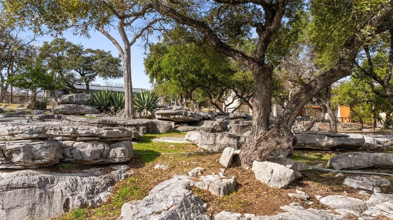 1204 Los Escondidos ST, Marble Falls, TX 78654