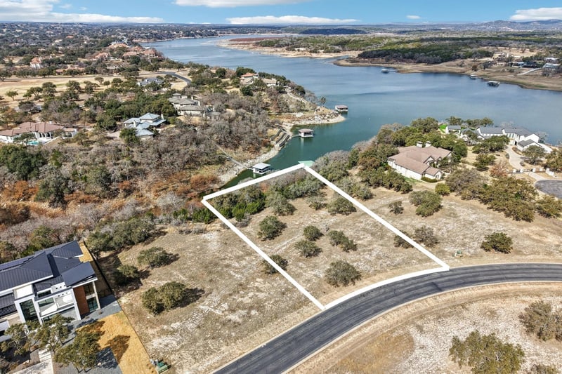 3100 Kahala Sunset DR, Spicewood, TX 78669