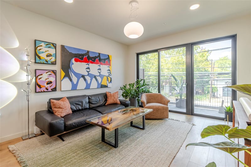 2209 1st ST #220, Austin, TX 78704