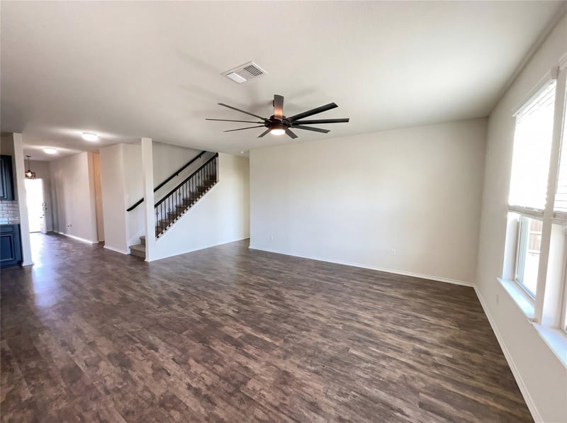 709 Hummingbird LN, Leander, TX 78641