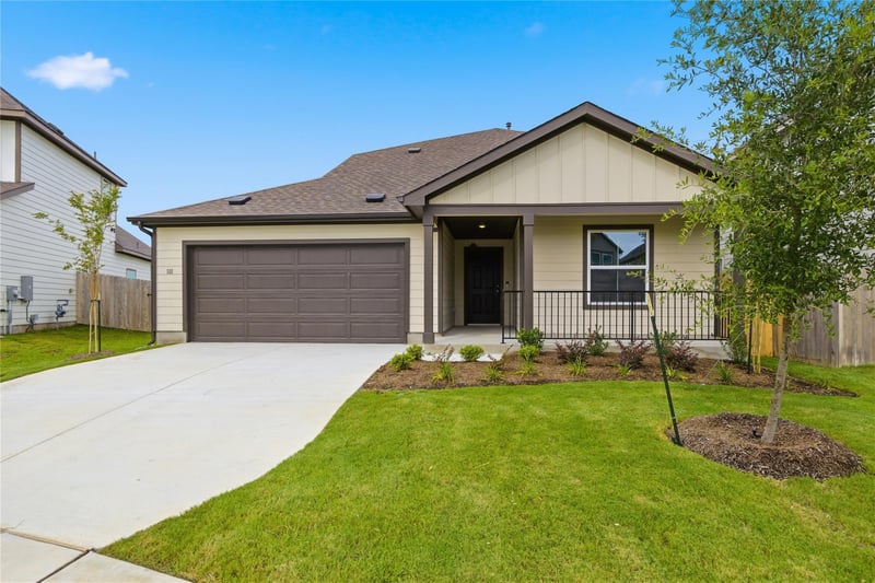 101 Greinert DR, Taylor, TX 76574